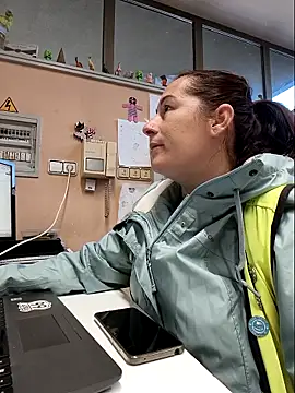 Snapshot of bichota85 chatting on 11-10-25, 10:58 bichota85 online show from 11-10-25, 10:58