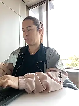 Snapshot of bichota85 chatting on 12-03-25, 09:40 bichota85 online show from 12-03-25, 09:40