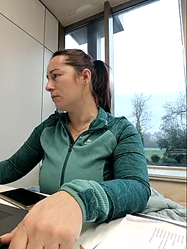 Snapshot of bichota85 chatting on 12-15-25, 09:02 bichota85 online show from 12-15-25, 09:02