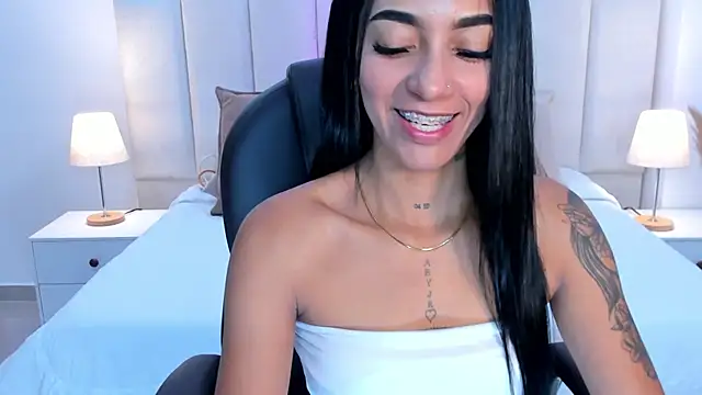 miavegas1 online show from 10-21-25, 12:00