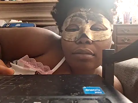 Ladypriry online show from 10-20-25, 01:33