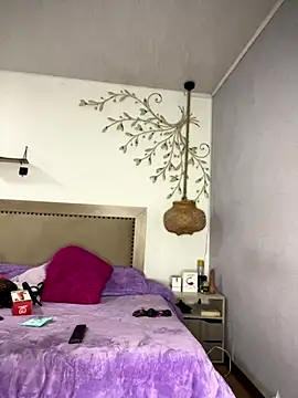 Snapshot of Daphnee-x chatting on 12-18-25, 11:05 Daphnee-x online show from 12-18-25, 11:05