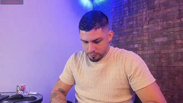 Snapshot of Jacob19_ chatting on 09-17-25, 01:24 Jacob19 online show from 09-17-25, 01:24