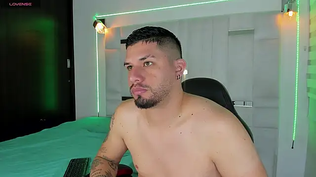 Snapshot of Jacob19_ chatting on 09-19-25, 12:06 Jacob19 online show from 09-19-25, 12:06