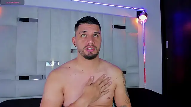 Snapshot of Jacob19_ chatting on 09-24-25, 11:35 Jacob19 online show from 09-24-25, 11:35