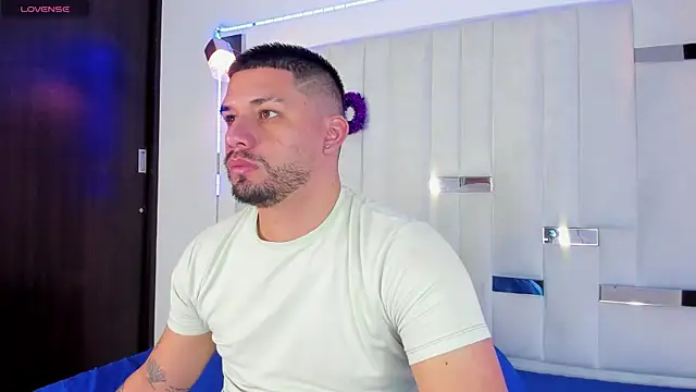 Snapshot of Jacob19_ chatting on 11-02-25, 12:18 Jacob19 online show from 11-02-25, 12:18