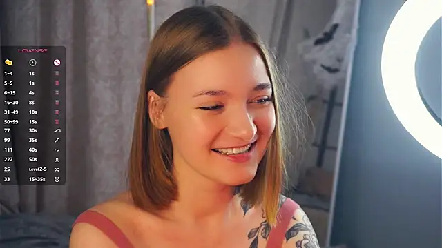 Snapshot of JinnySitts chatting on 11-05-25, 08:20 JinnySitts online show from 11-05-25, 08:20