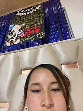 Snapshot of Swet_Violet chatting on 09-23-25, 09:51 Swet Violet online show from 09-23-25, 09:51