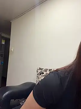 Snapshot of Karlee_Grey1 chatting on 05-15-26, 02:07 Karlee Grey1 online show from 05-15-26, 02:07