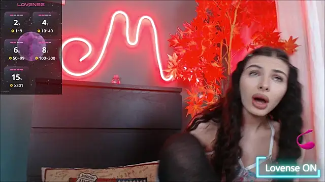 Snapshot of Moon_Shard chatting on 12-16-25, 08:58 Moon Shard online show from 12-16-25, 08:58