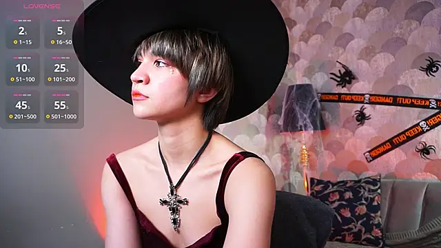 Snapshot of sandzu_ chatting on 10-31-25, 08:43 sandzu online show from 10-31-25, 08:43