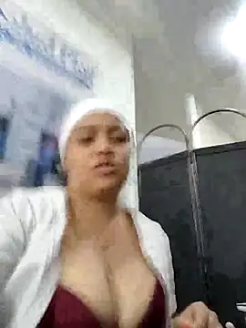 Snapshot of MILA__06 chatting on 04-30-26, 01:06 MILA 06 online show from 04-30-26, 01:06