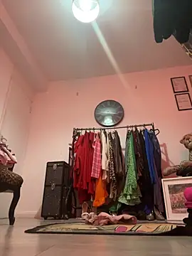 Snapshot of QueenStacyxox chatting on 10-06-25, 08:17 QueenStacyxox online show from 10-06-25, 08:17