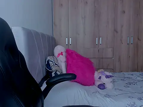 TessaCollinns online show from 11-25-25, 02:50