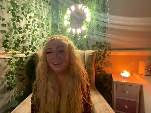 Snapshot of BonnyDesire chatting on 10-02-25, 06:26 BonnyDesire online show from 10-02-25, 06:26