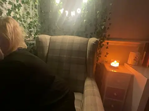 Snapshot of BonnyDesire chatting on 11-21-25, 08:07 BonnyDesire online show from 11-21-25, 08:07