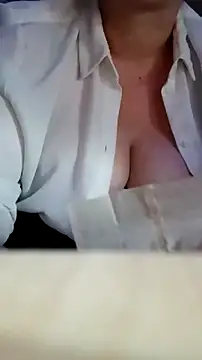 Snapshot of curvybabe88 chatting on 12-02-25, 06:19 curvybabe88 online show from 12-02-25, 06:19