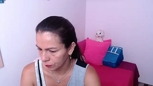 camilavargas  online show from 04-09-26, 03:39