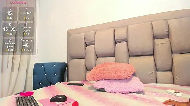 Snapshot of Beauty_Luci chatting on 09-25-25, 02:15 Beauty Luci online show from 09-25-25, 02:15