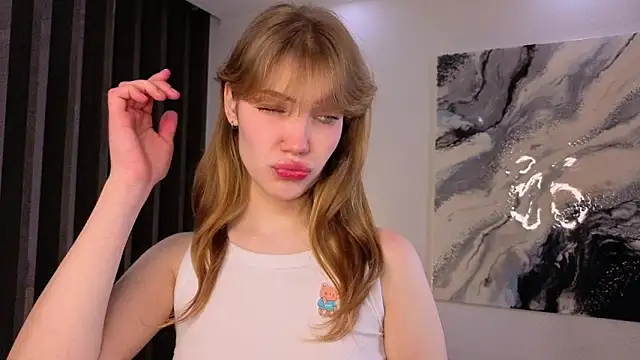 pienaple online show from 12-23-25, 04:10