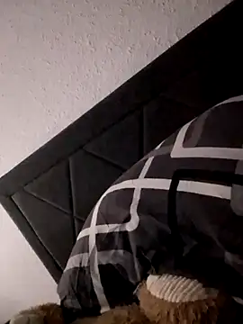 jujuistda1 online show from 11-09-25, 06:23