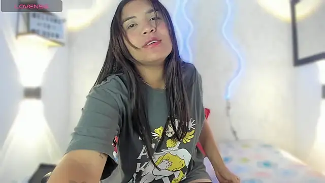 Snapshot of Cata_chs chatting on 11-20-25, 06:07 Cata chs online show from 11-20-25, 06:07