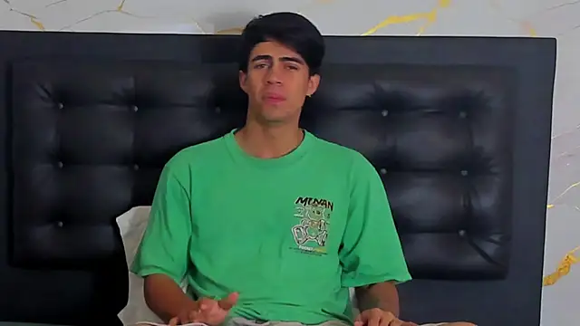 Snapshot of cody_pipper_ chatting on 10-09-25, 01:20 cody pipper online show from 10-09-25, 01:20