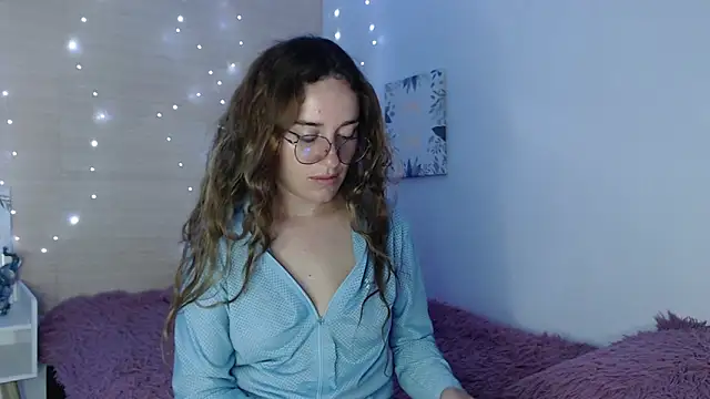 Snapshot of kat_desiree chatting on 11-27-25, 02:02 kat desiree online show from 11-27-25, 02:02