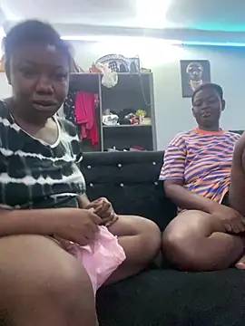 Snapshot of Daavikolovivi chatting on 11-18-25, 09:19 Daavikolovivi online show from 11-18-25, 09:19