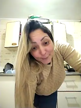 Snapshot of Lunita86 chatting on 10-12-25, 10:31 Lunita86 online show from 10-12-25, 10:31