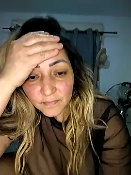 Snapshot of Lunita86 chatting on 10-31-25, 02:34 Lunita86 online show from 10-31-25, 02:34