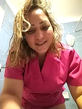 Snapshot of Lunita86 chatting on 11-19-25, 02:55 Lunita86 online show from 11-19-25, 02:55