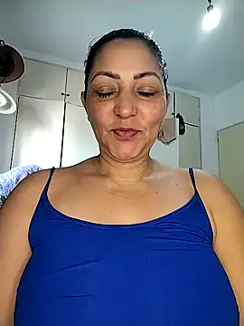 Snapshot of Lunita86 chatting on 11-25-25, 02:06 Lunita86 online show from 11-25-25, 02:06