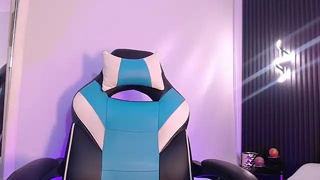 Scarleett Moon online show from 11-17-25, 04:07