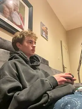 Snapshot of Randy9222 chatting on 01-17-26, 04:43 Randy9222 online show from 01-17-26, 04:43