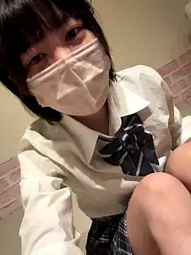 Snapshot of HINA_hina_02 chatting on 09-28-25, 11:37 HINA hina 02 online show from 09-28-25, 11:37
