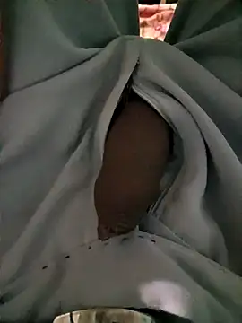 Snapshot of Swati335 chatting on 12-14-25, 05:57 Swati335 online show from 12-14-25, 05:57