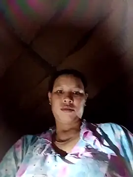 Snapshot of callistra chatting on 10-14-25, 12:06 callistra online show from 10-14-25, 12:06