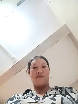 Snapshot of callistra chatting on 10-19-25, 01:56 callistra online show from 10-19-25, 01:56