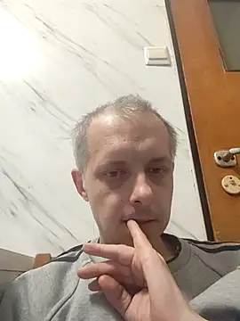 szajbusek41 online show from 01-12-26, 03:39