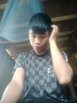 Snapshot of Nhyy_xx chatting on 10-20-25, 12:44 Nhyy xx online show from 10-20-25, 12:44