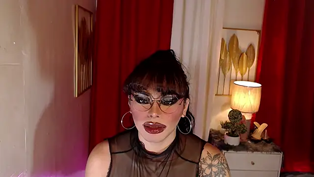 Snapshot of Tasha_Goddess chatting on 10-18-25, 05:43 Tasha Goddess online show from 10-18-25, 05:43