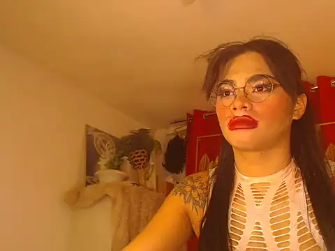 Snapshot of Tasha_Goddess chatting on 10-25-25, 07:05 Tasha Goddess online show from 10-25-25, 07:05