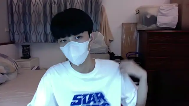 Snapshot of kai101010 chatting on 09-26-25, 04:11 kai101010 online show from 09-26-25, 04:11