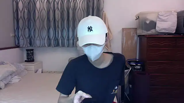 Snapshot of kai101010 chatting on 09-29-25, 04:12 kai101010 online show from 09-29-25, 04:12