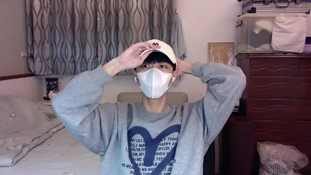 kai101010 online show from 11-18-25, 02:43