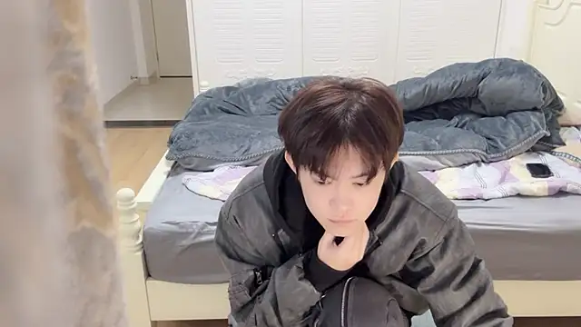 xlong00099 online show from 11-20-25, 08:03