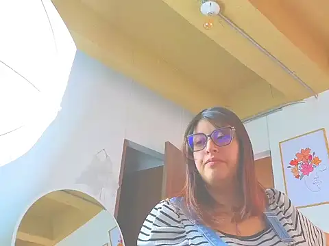 Snapshot of queenalexxa111 chatting on 09-23-25, 04:10 queenalexxa111 online show from 09-23-25, 04:10