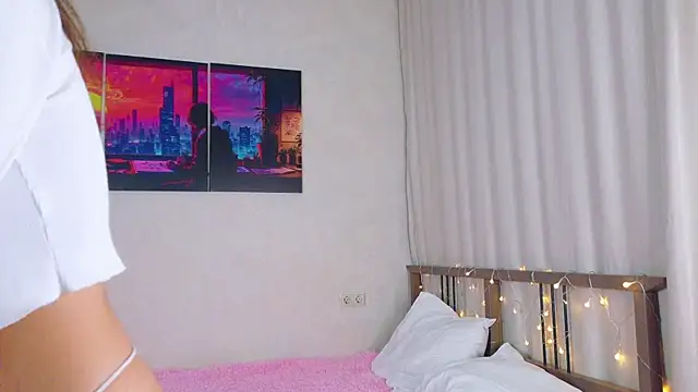 Snapshot of OnlyForYou_ chatting on 11-18-25, 03:34 OnlyForYou online show from 11-18-25, 03:34