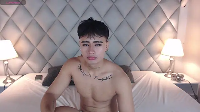 Snapshot of Clement_Reyes chatting on 10-10-25, 01:21 Clement Reyes online show from 10-10-25, 01:21